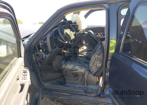 2004 Chevrolet Silverado 2500Hd Ls from USA, damaged, VIN 1GCHC23U54F264872